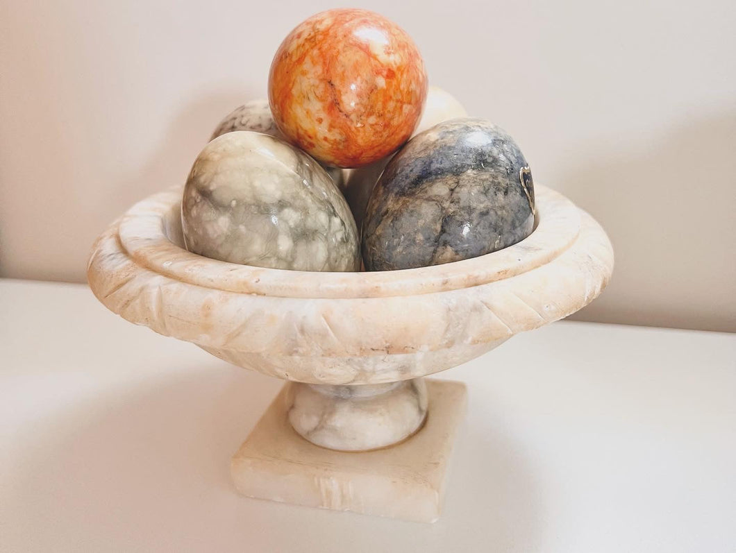 15 • Alabaster egg - Made in Italy