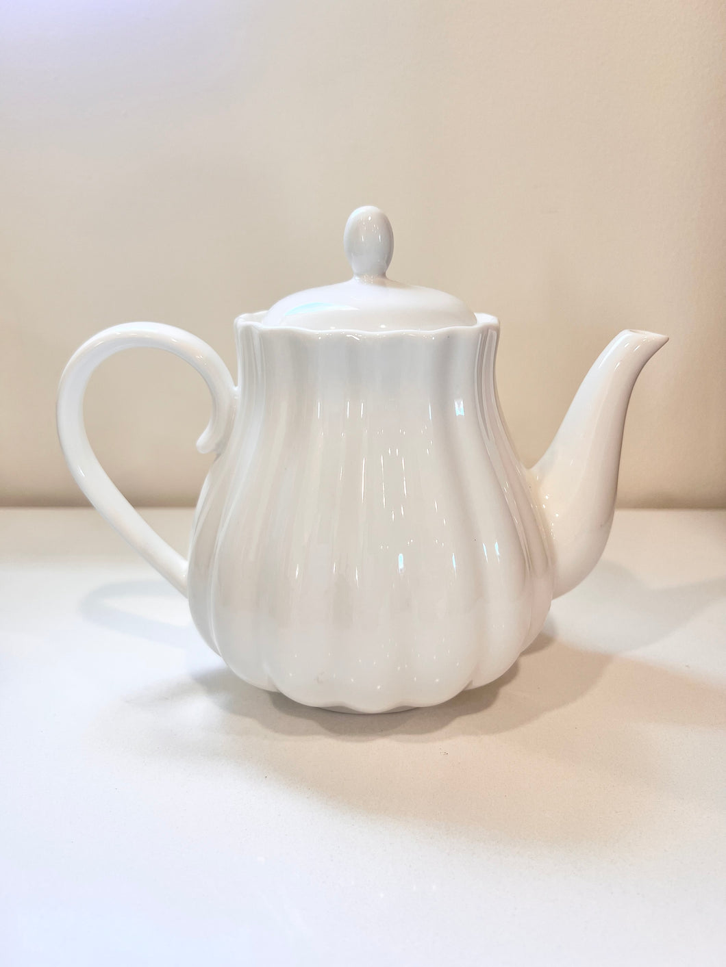 White Sweese Teapot
