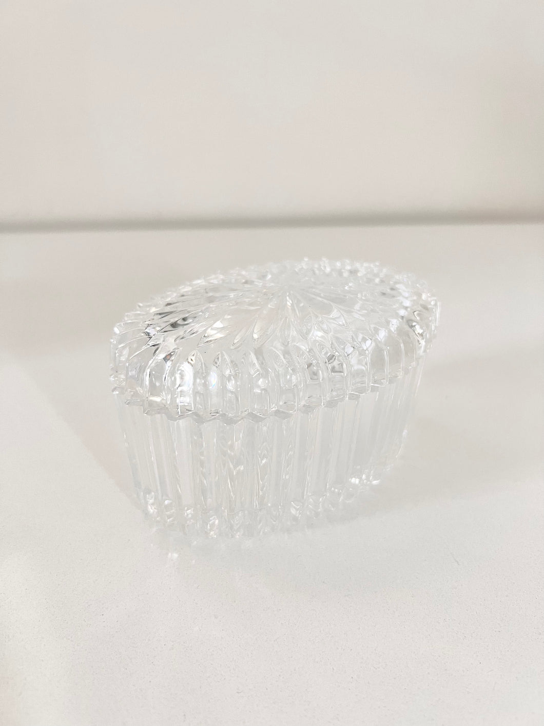 10 • Crystal oval lidded box